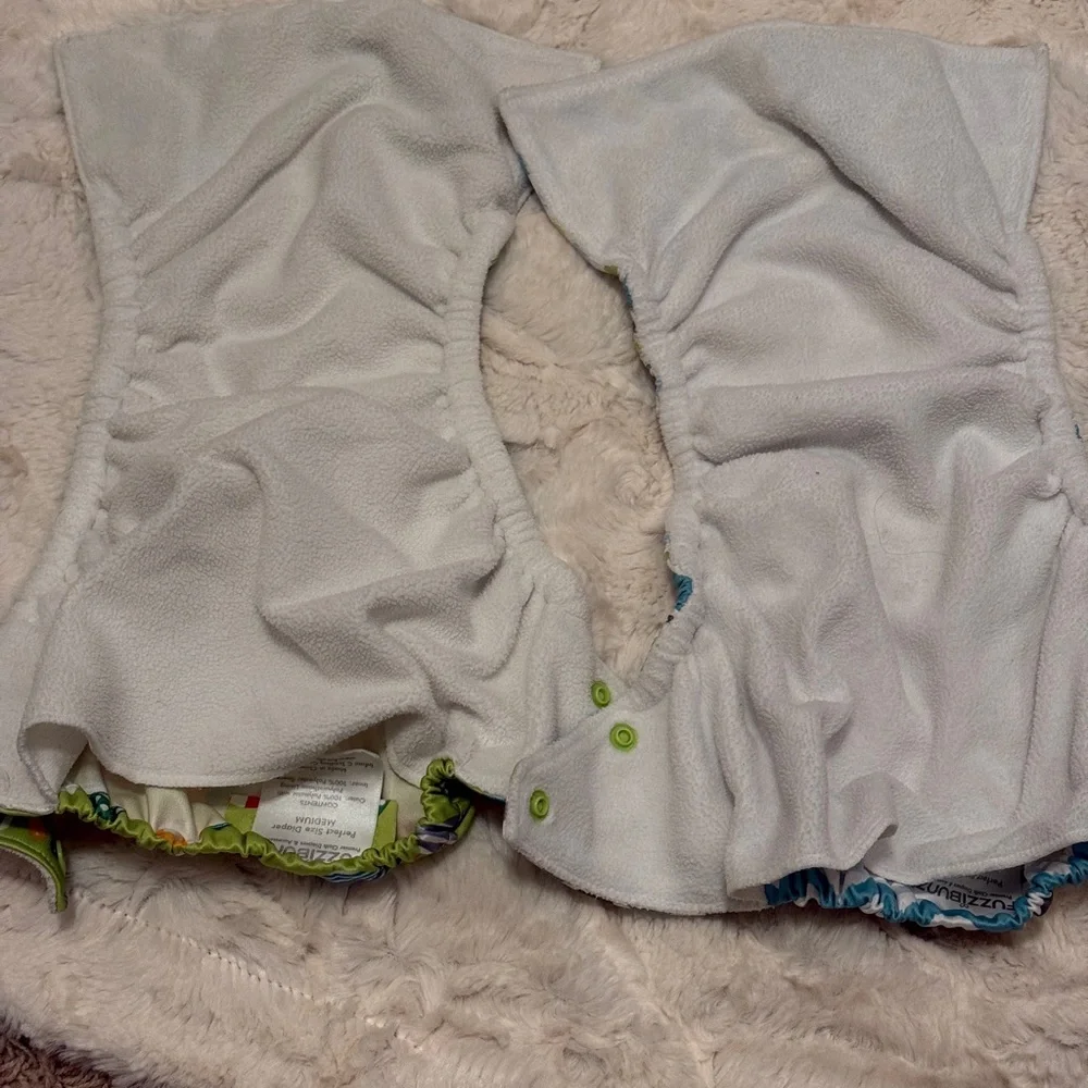 Fuzzibunz Cloth Diapers Set (2 diaper covers and two cotton/hemp inserts)